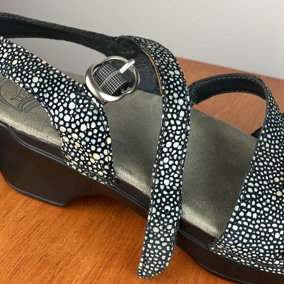 Dansko SANDI Shagreen Black Leather Ankle Strap Sandals size EUR 39 US 8.5/9 - Picture 8 of 10
